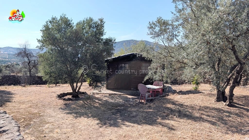 3 sypialnia Bungalow na sprzedaż w Loja z basenem garażem - 295 000 € (Ref: 10033299)