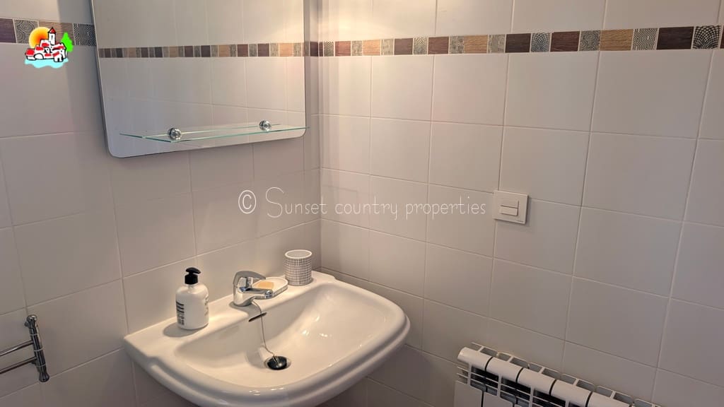 4 sypialnia Finka/Dom wiejski na sprzedaż w Iznajar z basenem garażem - 375 000 € (Ref: 10033314)