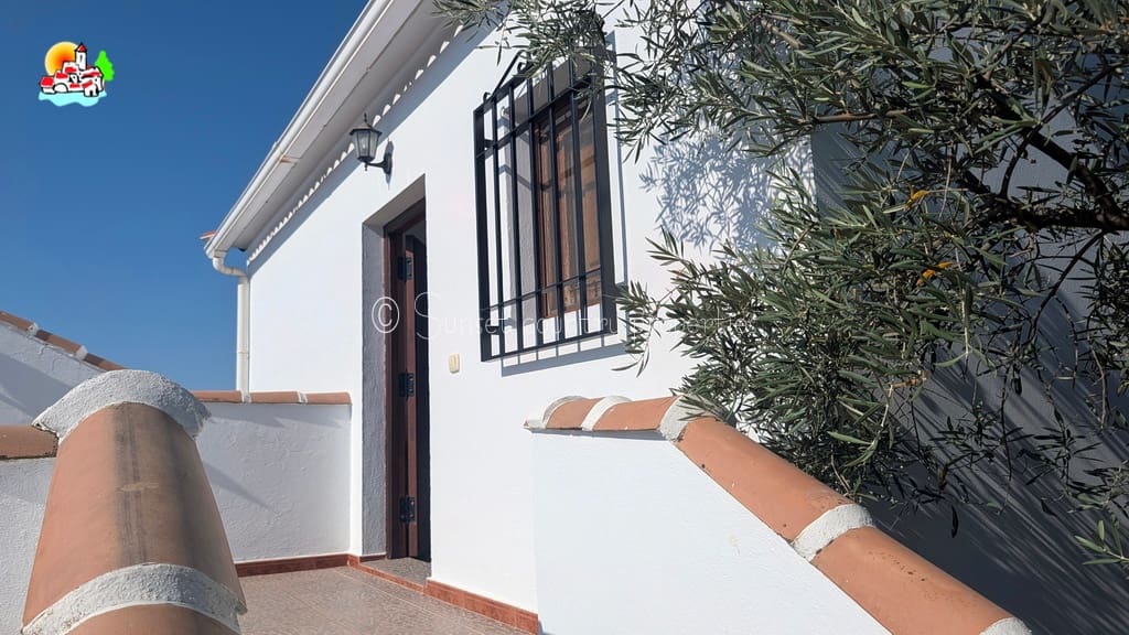 4 sypialnia Finka/Dom wiejski na sprzedaż w Iznajar z basenem garażem - 375 000 € (Ref: 10033314)