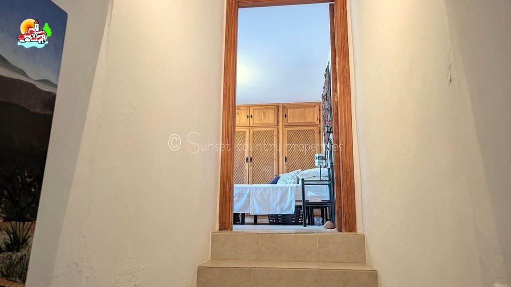 4 sypialnia Finka/Dom wiejski na sprzedaż w Iznajar z basenem garażem - 375 000 € (Ref: 10033314)