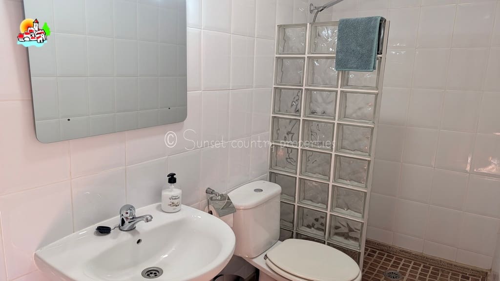 4 sypialnia Finka/Dom wiejski na sprzedaż w Iznajar z basenem garażem - 375 000 € (Ref: 10033314)