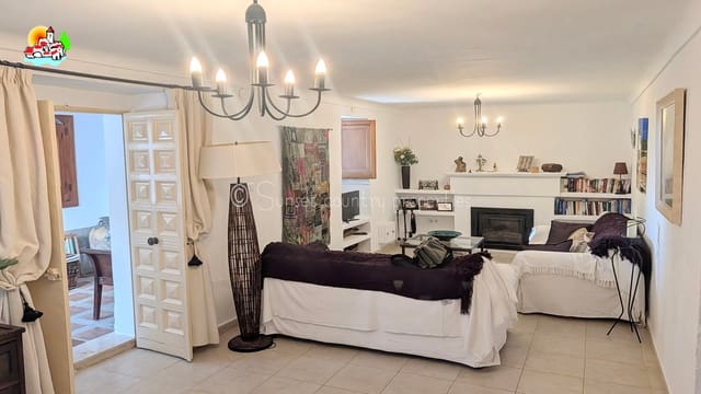 4 sypialnia Finka/Dom wiejski na sprzedaż w Iznájar z basenem garażem - 375 000 € (Ref: 10033314)