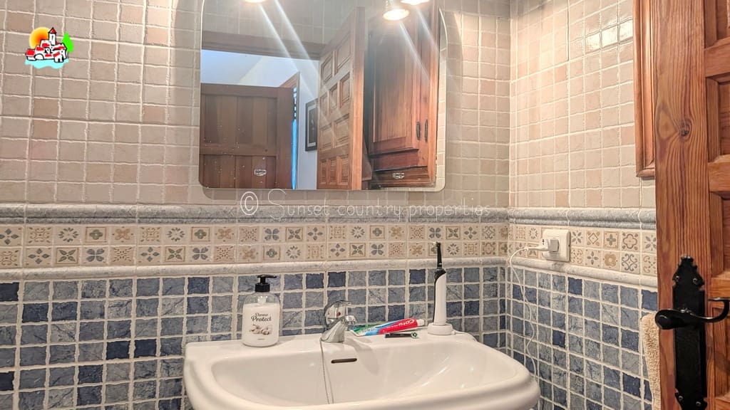 4 sypialnia Finka/Dom wiejski na sprzedaż w Iznajar z basenem garażem - 375 000 € (Ref: 10033314)
