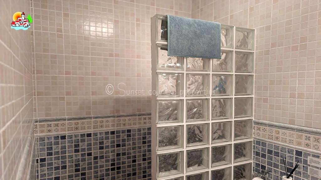 4 sypialnia Finka/Dom wiejski na sprzedaż w Iznajar z basenem garażem - 375 000 € (Ref: 10033314)