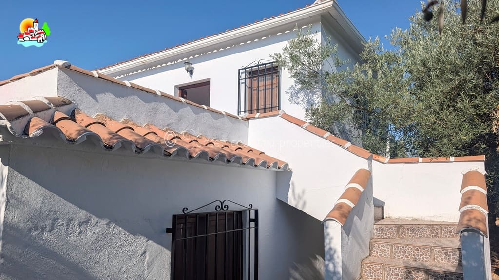 4 sypialnia Finka/Dom wiejski na sprzedaż w Iznajar z basenem garażem - 375 000 € (Ref: 10033314)
