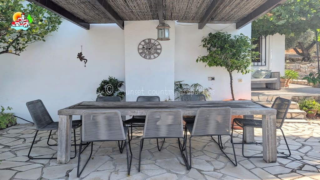 4 sypialnia Finka/Dom wiejski na sprzedaż w Iznajar z basenem garażem - 375 000 € (Ref: 10033314)