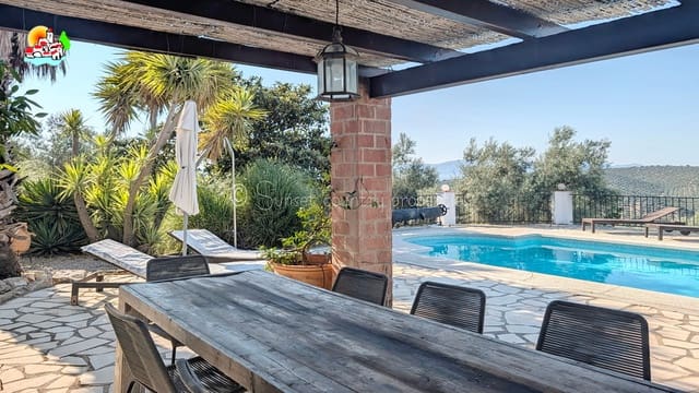 4 sypialnia Finka/Dom wiejski na sprzedaż w Iznájar z basenem garażem - 375 000 € (Ref: 10033314)
