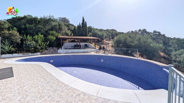 5 sypialnia Finka/Dom wiejski na sprzedaż w Iznájar z basenem garażem - 445 000 € (Ref: 10033339)