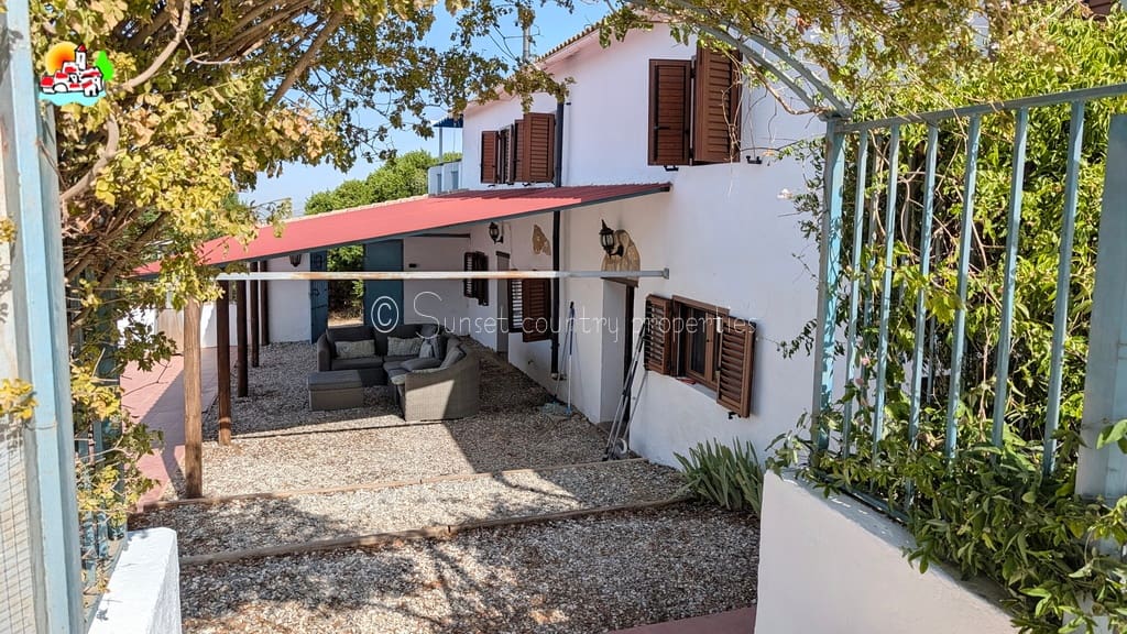 5 sypialnia Finka/Dom wiejski na sprzedaż w Iznajar z basenem garażem - 445 000 € (Ref: 10033339)