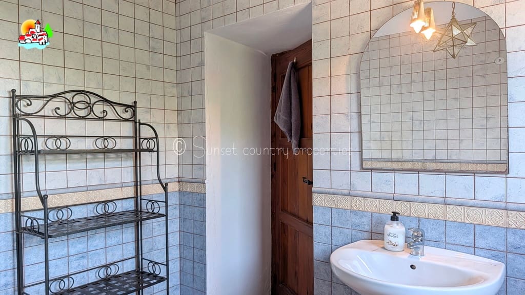 5 sypialnia Finka/Dom wiejski na sprzedaż w Iznajar z basenem garażem - 445 000 € (Ref: 10033339)