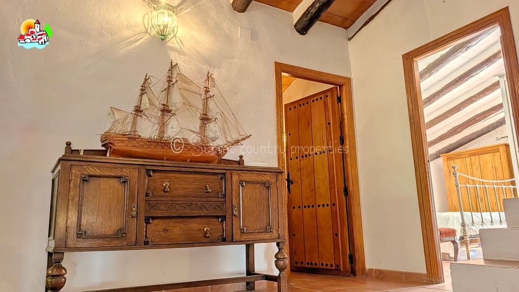 5 sypialnia Finka/Dom wiejski na sprzedaż w Iznajar z basenem garażem - 445 000 € (Ref: 10033339)