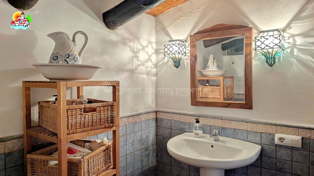 5 sypialnia Finka/Dom wiejski na sprzedaż w Iznajar z basenem garażem - 445 000 € (Ref: 10033339)