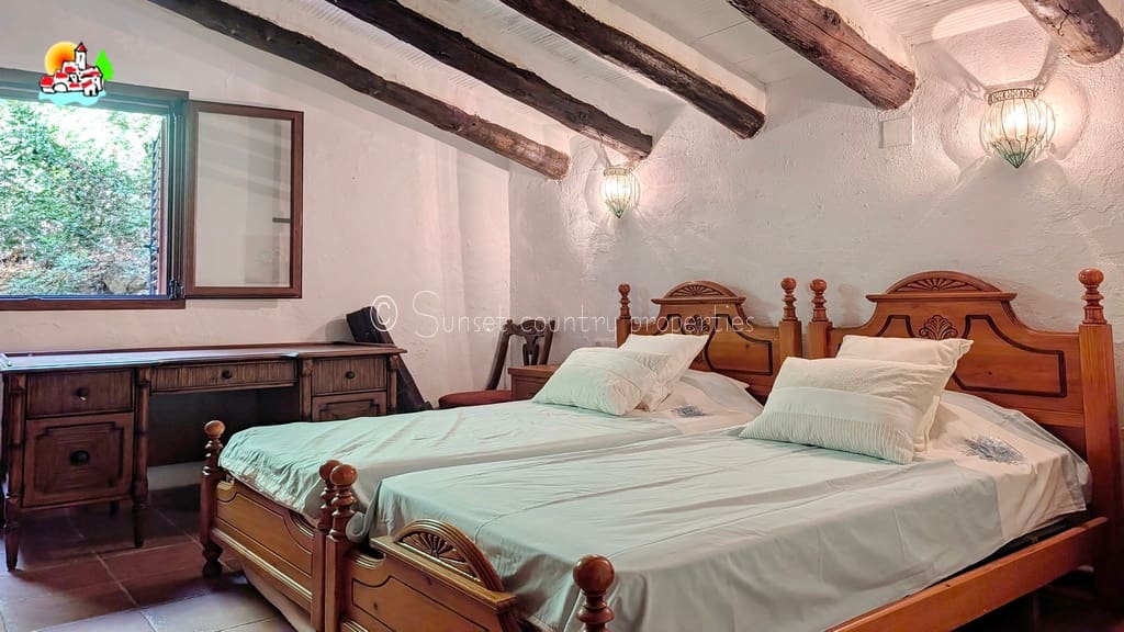 5 sypialnia Finka/Dom wiejski na sprzedaż w Iznajar z basenem garażem - 445 000 € (Ref: 10033339)