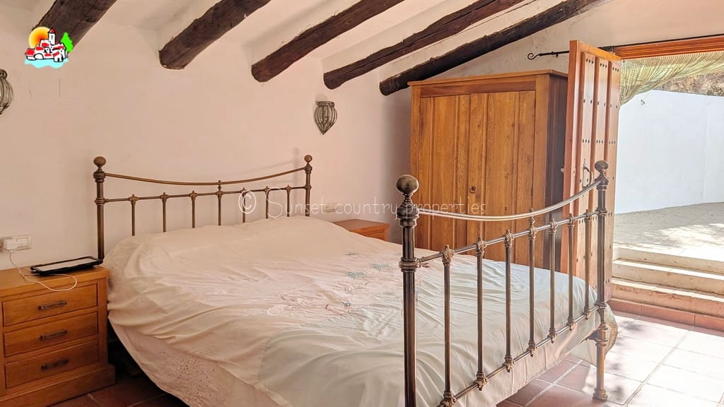 5 sypialnia Finka/Dom wiejski na sprzedaż w Iznajar z basenem garażem - 445 000 € (Ref: 10033339)
