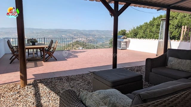5 sypialnia Finka/Dom wiejski na sprzedaż w Iznájar z basenem garażem - 445 000 € (Ref: 10033339)