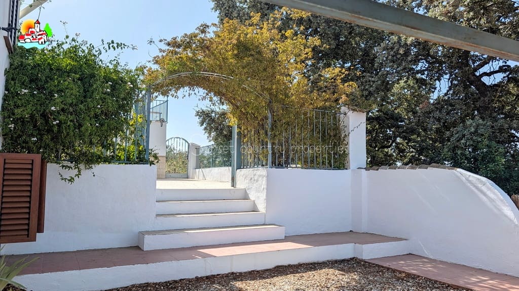 5 sypialnia Finka/Dom wiejski na sprzedaż w Iznajar z basenem garażem - 445 000 € (Ref: 10033339)