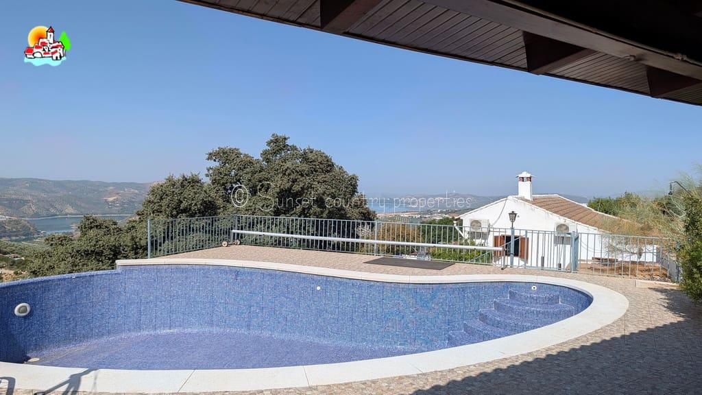 5 sypialnia Finka/Dom wiejski na sprzedaż w Iznajar z basenem garażem - 445 000 € (Ref: 10033339)