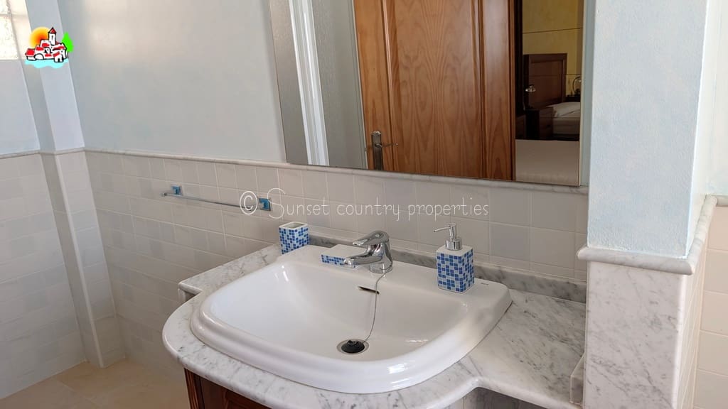 3 chambre Villa/Maison Mitoyenne à vendre à Iznajar avec garage - 252 500 € (Ref: 10033361)