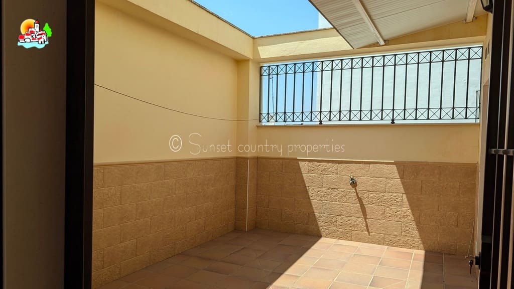 3 chambre Villa/Maison Mitoyenne à vendre à Iznajar avec garage - 252 500 € (Ref: 10033361)