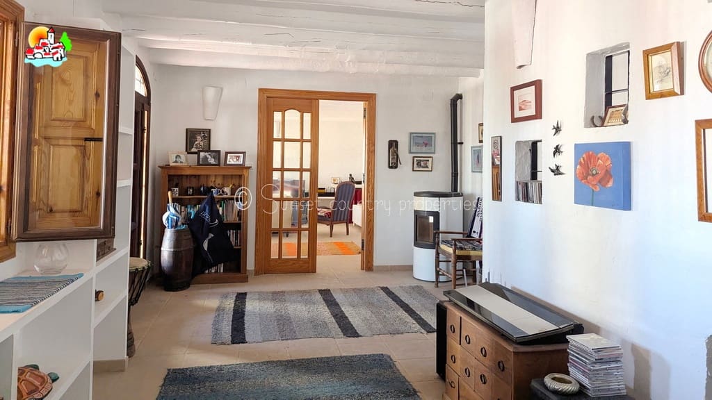 6 sypialnia Finka/Dom wiejski na sprzedaż w Iznajar z basenem - 469 000 € (Ref: 10100999)