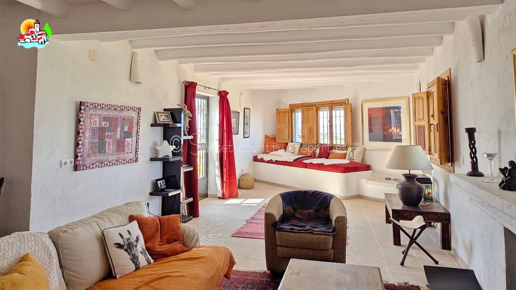 6 sypialnia Finka/Dom wiejski na sprzedaż w Iznajar z basenem - 469 000 € (Ref: 10100999)
