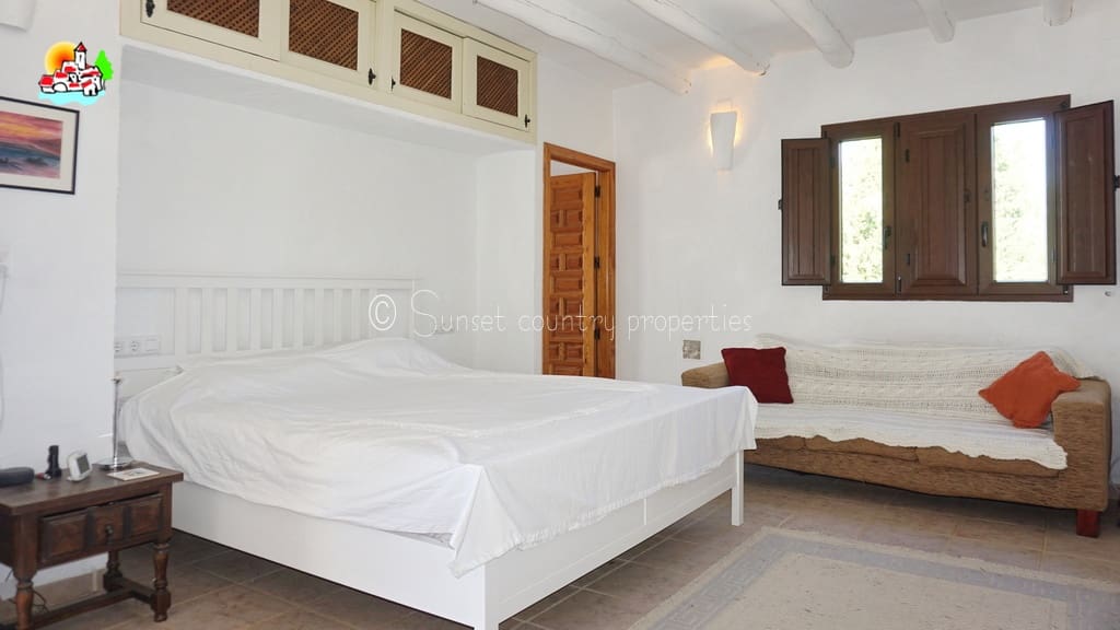 6 sypialnia Finka/Dom wiejski na sprzedaż w Iznajar z basenem - 469 000 € (Ref: 10100999)