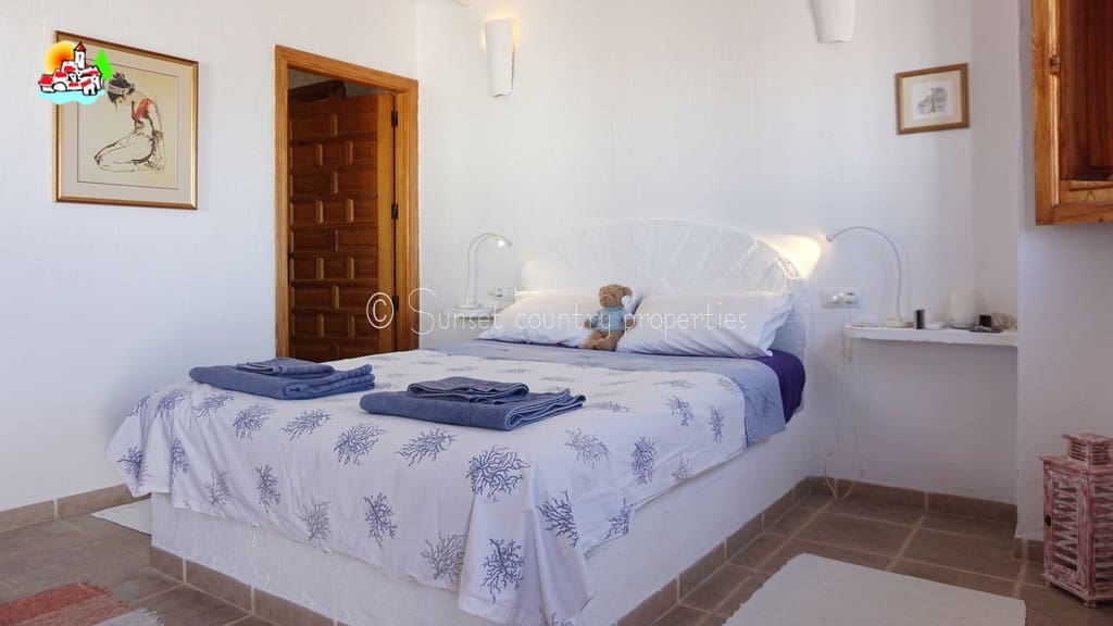 6 sypialnia Finka/Dom wiejski na sprzedaż w Iznajar z basenem - 469 000 € (Ref: 10100999)