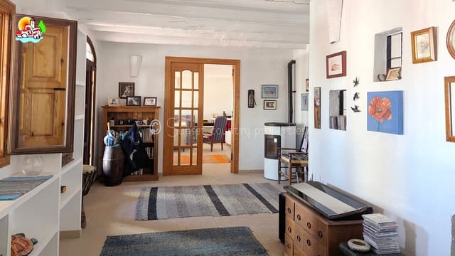 6 chambre Finca/Maison de Campagne à vendre à Iznájar avec piscine - 469 000 € (Ref: 10100999)