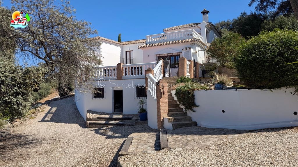 6 sypialnia Finka/Dom wiejski na sprzedaż w Iznajar z basenem - 469 000 € (Ref: 10100999)