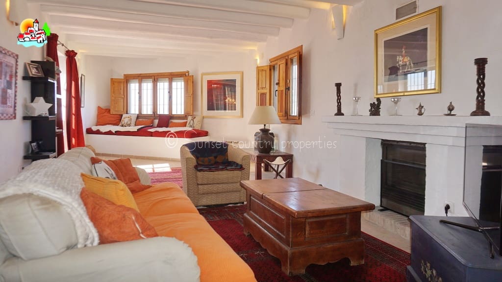 6 sypialnia Finka/Dom wiejski na sprzedaż w Iznajar z basenem - 469 000 € (Ref: 10100999)