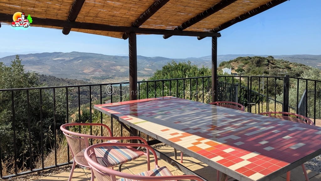 6 sypialnia Finka/Dom wiejski na sprzedaż w Iznajar z basenem - 469 000 € (Ref: 10100999)