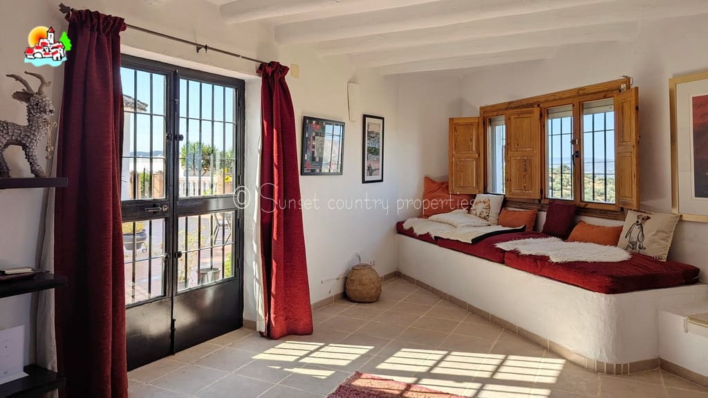 6 sypialnia Finka/Dom wiejski na sprzedaż w Iznajar z basenem - 469 000 € (Ref: 10100999)