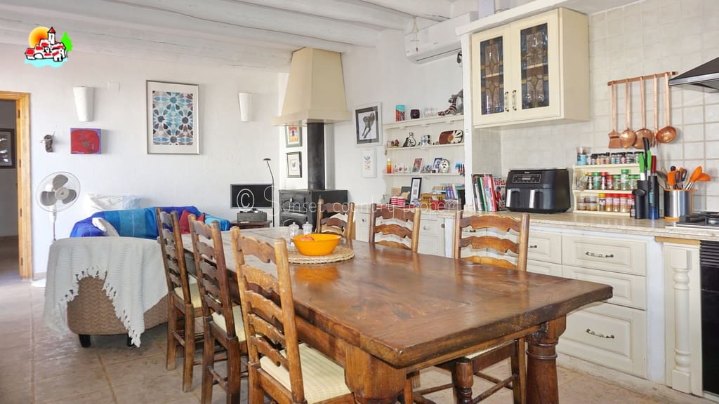6 sypialnia Finka/Dom wiejski na sprzedaż w Iznajar z basenem - 469 000 € (Ref: 10100999)