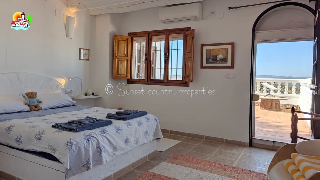 6 sypialnia Finka/Dom wiejski na sprzedaż w Iznajar z basenem - 469 000 € (Ref: 10100999)