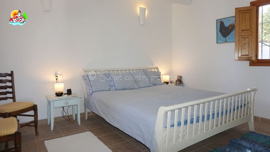 6 sypialnia Finka/Dom wiejski na sprzedaż w Iznajar z basenem - 469 000 € (Ref: 10100999)