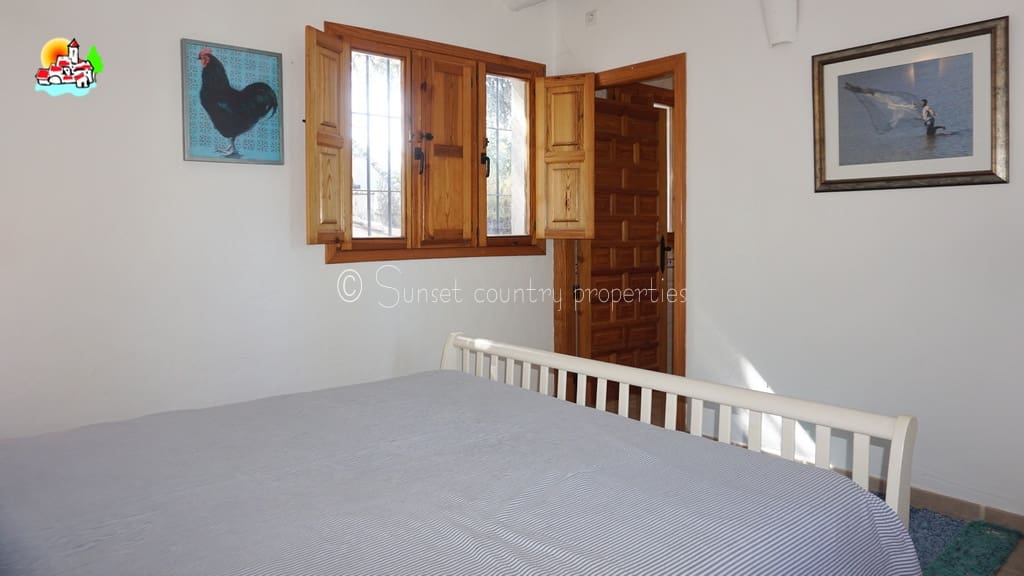 6 sypialnia Finka/Dom wiejski na sprzedaż w Iznajar z basenem - 469 000 € (Ref: 10100999)