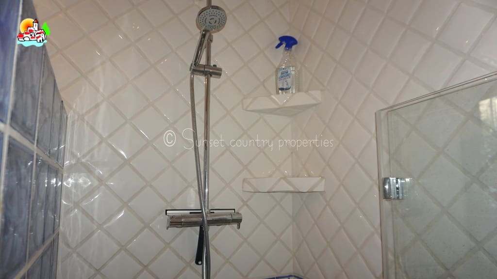 6 sypialnia Finka/Dom wiejski na sprzedaż w Iznajar z basenem - 469 000 € (Ref: 10100999)