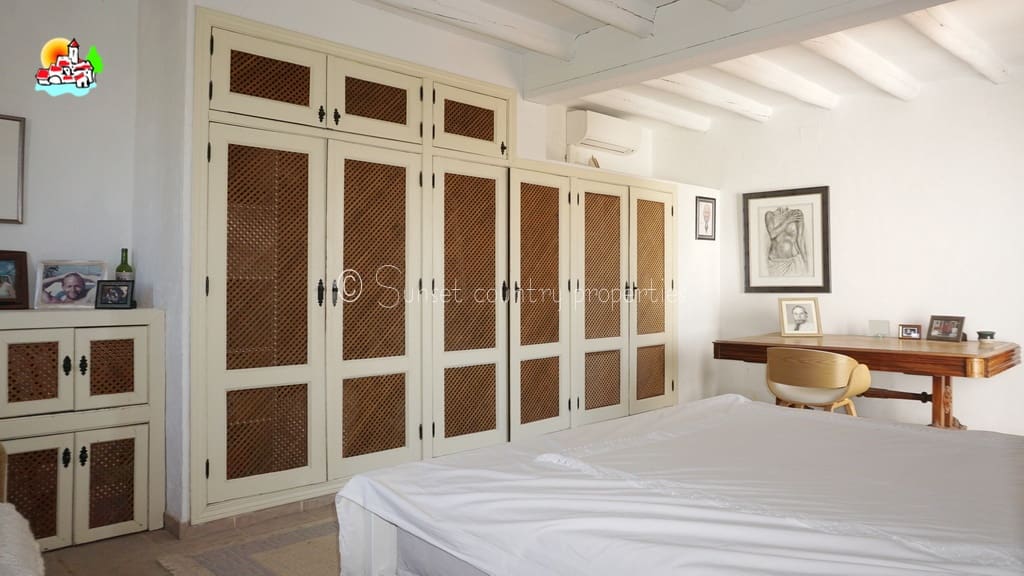 6 sypialnia Finka/Dom wiejski na sprzedaż w Iznajar z basenem - 469 000 € (Ref: 10100999)