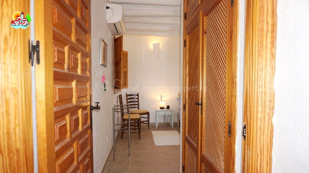 6 sypialnia Finka/Dom wiejski na sprzedaż w Iznajar z basenem - 469 000 € (Ref: 10100999)