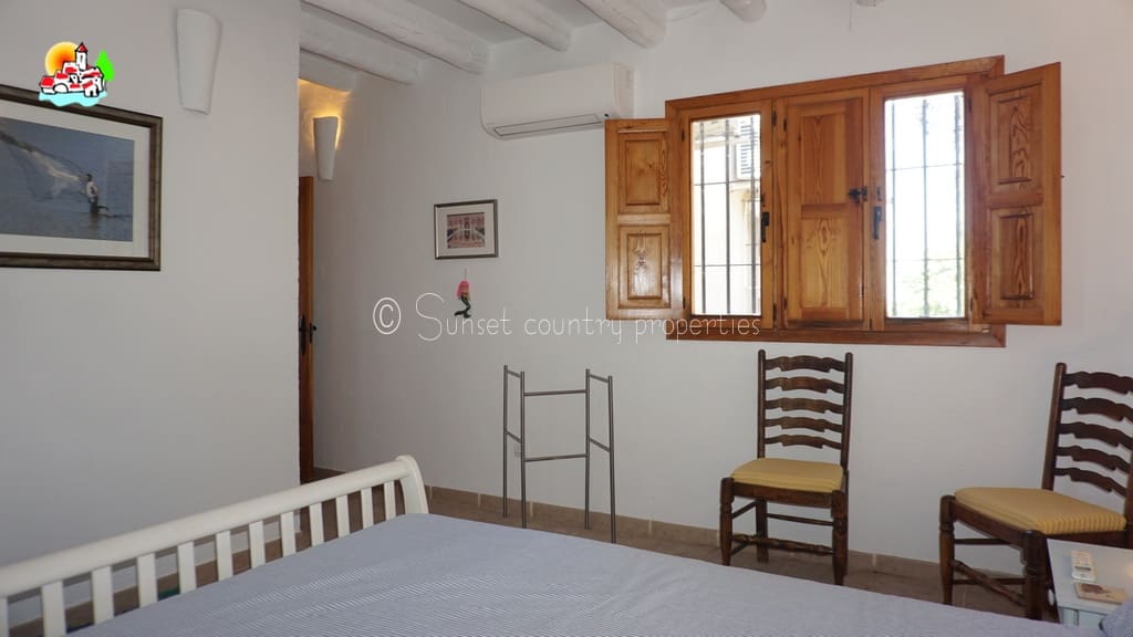 6 sypialnia Finka/Dom wiejski na sprzedaż w Iznajar z basenem - 469 000 € (Ref: 10100999)