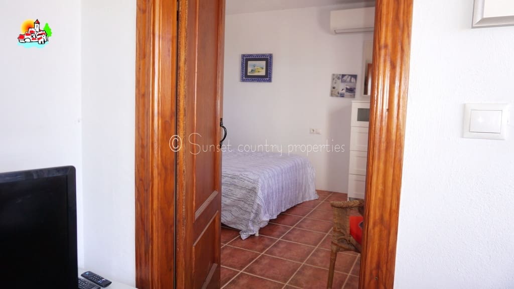 6 sypialnia Finka/Dom wiejski na sprzedaż w Iznajar z basenem - 469 000 € (Ref: 10100999)