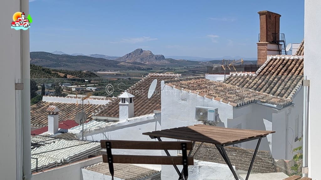 4 bedroom Townhouse for sale in Archidona - € 225,000 (Ref: 10111811)