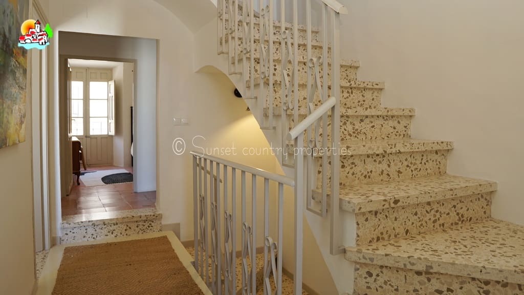 4 bedroom Townhouse for sale in Archidona - € 225,000 (Ref: 10111811)