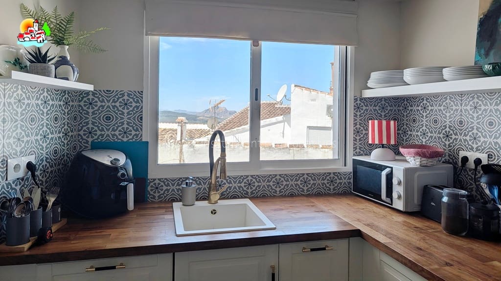 4 bedroom Townhouse for sale in Archidona - € 225,000 (Ref: 10111811)