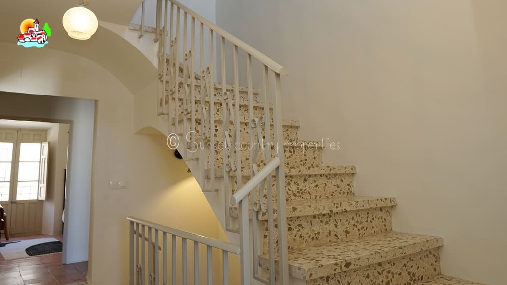 4 bedroom Townhouse for sale in Archidona - € 225,000 (Ref: 10111811)
