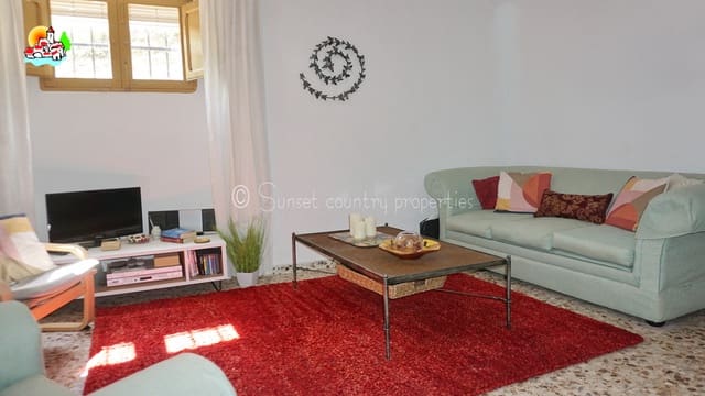 3 soverom Finca/Herregård til salgs i Iznájar med svømmebasseng garasje - € 249 950 (Ref: 10145259)