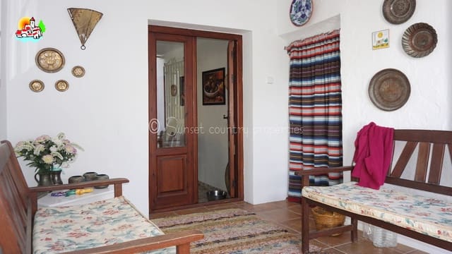 3 soverom Finca/Herregård til salgs i Iznájar med svømmebasseng garasje - € 249 950 (Ref: 10145259)