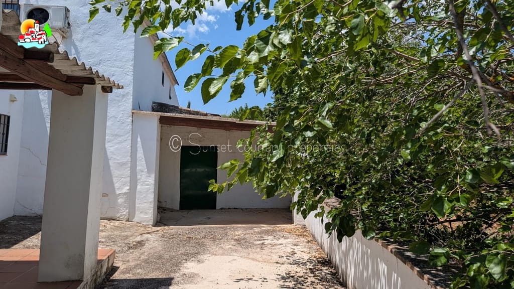 3 sovrum Finca/Hus på landet till salu i Loja med pool garage - 195 000 € (Ref: 10145260)