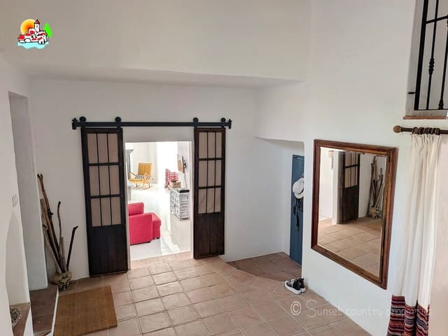 7 slaapkamer Finca/Landhuis te koop in Ventorros de San José, Loja met zwembad garage - € 399.000 (Ref: 10145267)