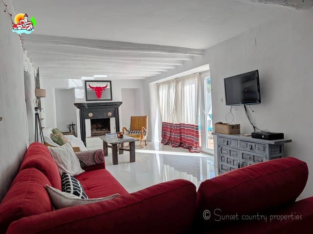 7 slaapkamer Finca/Landhuis te koop in Ventorros de San José, Loja met zwembad garage - € 399.000 (Ref: 10145267)